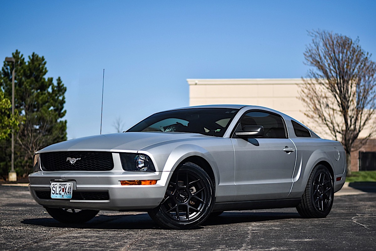 Ford Mustang with American Racing AR913 Apex